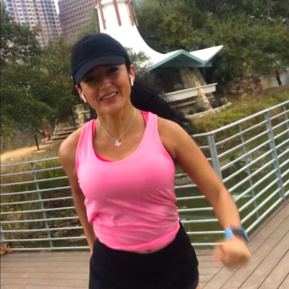 Lululemon top.